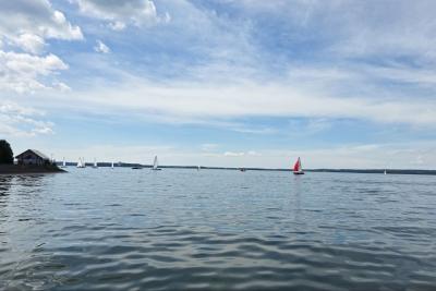 парусники на водохранилище