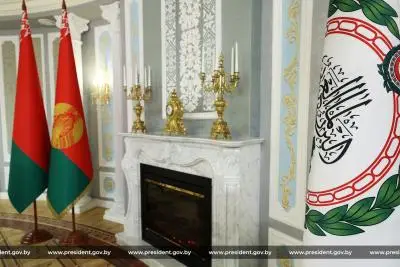 флаги в помещении