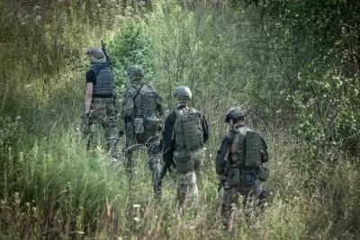 группа солдат