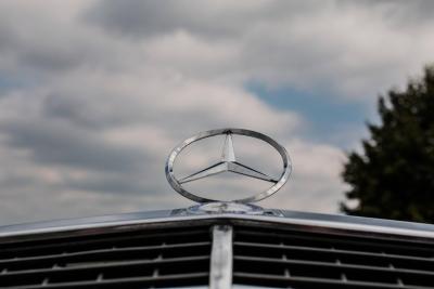 Значок Mercedes