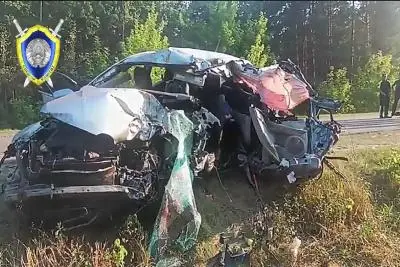 Разбитый автомобиль