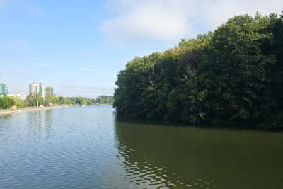 река в городе