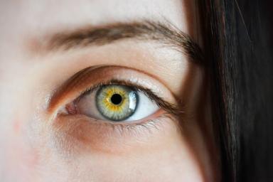 Ученые: сезонное аффективное расстройство связано с цветом глаз