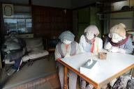 Появились фото заброшенной деревушки, где умерших жителей превращают в куклы 