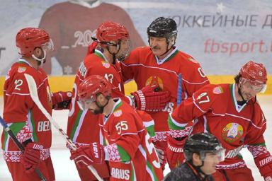 Хоккейная команда Президента вышла в финал Рождественского турнира