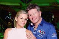 Миллионер через 21 год узнал, что растил детей, отцом которых был любовник жены 