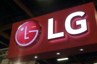 LG представила телевизор, который сворачивается в рулон