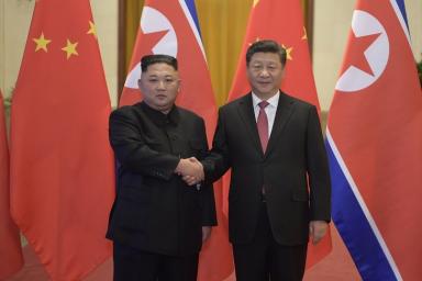 Ким Чен Ын пригласил Си Цзиньпина посетить КНДР с ответным визитом