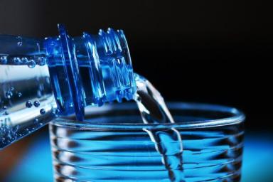 Ученые: вторичное использование пластиковых бутылок может убить  