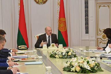 Лукашенко: Беларусь «будут пробовать на зуб»