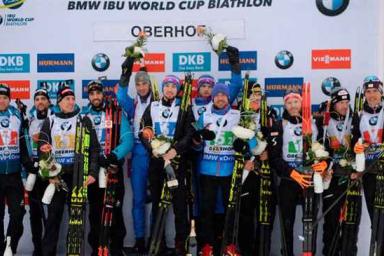 Российские биатлонисты выиграли эстафету на этапе Кубка мира в Оберхофе