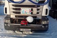 В Гродно отец приехал за женой и сыном в роддом на фуре