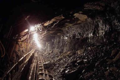 Более 20 человек погибли при обрушении угольной шахты в Китае