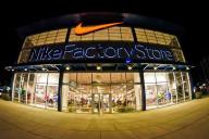 Компания Nike представила самозавязывающиеся кроссовки