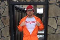 Зэк из Киева превратил домашний арест в модное шоу и насмешил даже полицию