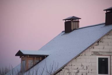 Женщину придавило насмерть снегом с крыши