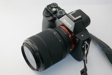 Sony выпустила беззеркальную камеру A6400