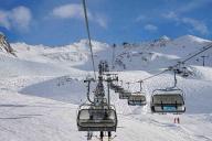 В Чехии спасли 70 лыжников, застрявших на подъемнике