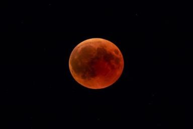 21 января взойдет кровавая Луна. Как вести себя во время лунного затмения?