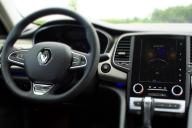 Renault выводит на рынок кросс-версию Logan Crossover