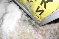 В Орше пьяный горожанин «буйствовал» на улице и повредил рекламные лайтпостеры