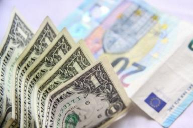 На торгах 24 января доллар и евро подешевели