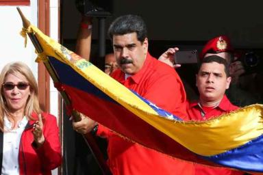 Мадуро: Венесуэла закрывает посольство и все консульства в США