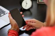 Vivo представила смартфон без отверстий и портов