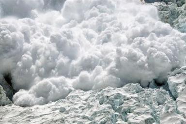 Снежная лавина накрыла туристов в Закарпатье: один мужчина погиб