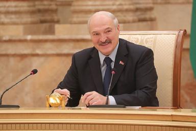 Лукашенко посещает гала-шоу чемпионата Европы по фигурному катанию