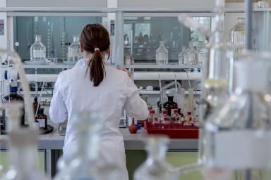 Израильские ученые обещают создать лекарство от рака в течение года