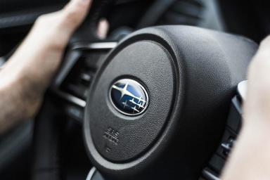 Новый седан Subaru Legacy получит тачскрин в стиле Tesla