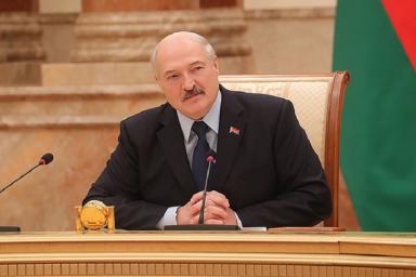 Лукашенко поздравил работников Министерства юстиции