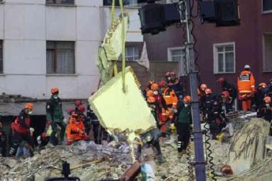 Обвал дома в Стамбуле: число погибших возросло до десяти