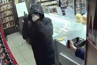 Мужчина пытался ограбить пивной магазин с помощью молотка