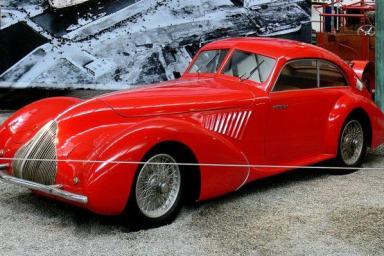 На аукционе в Париже продали раритетный Alfa Romeo за 16,7 млн евро