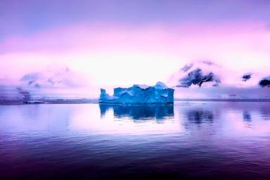 В Антарктиде открыты таинственные идентичные объекты, расположенные точно в ряд