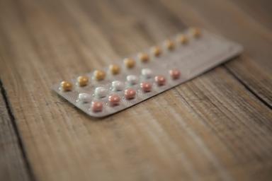 Оральные контрацептивы мешают женщинам распознавать эмоции
