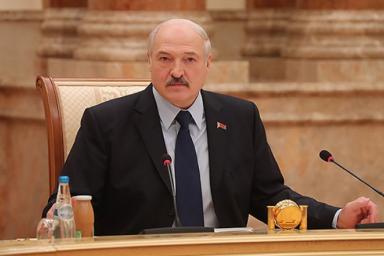 Лукашенко пообещал главе Кличевского района устроить инспекцию