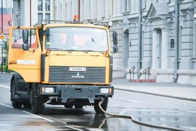 МАЗ поставит в этом году в города Беларуси более 80 мусоровозов