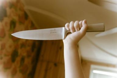 8 ударов ножом в голову: в детсаду разбирались две мамы
