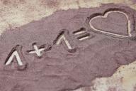 Ученые рассказали, как социальные сети влияют на отношения