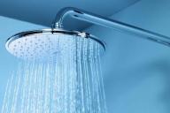 Дерматолог рассказал, как правильно принимать душ