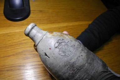 Ученые нашли 250-летнюю бутылку из-под минеральной воды