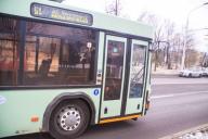 Громкую рекламу в общественном транспорте планируют запретить