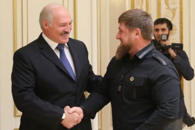 Кадыров похвалил белорусскую картошку и военпром на выставке в Абу-Даби