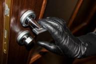 Минчанин пытался ограбить чужую квартиру, скрыв лицо шарфом