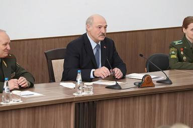 Лукашенко: когда мне сообщают о дедовщине, у меня в жилах кровь закипает