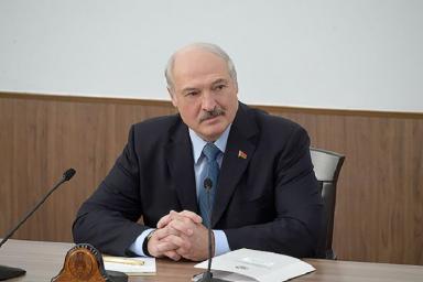 Лукашенко об участии женщин в параде 3 июля: туфли больше не теряйте