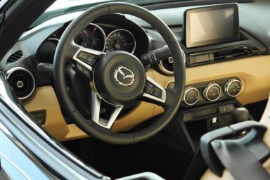 Купе-кроссовер Mazda CX-4 получит управление при помощи смартфона